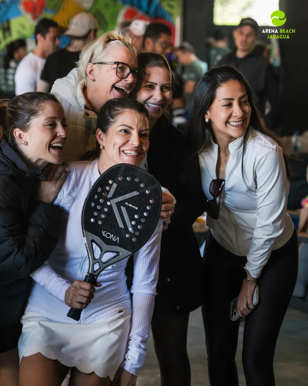 Atletas e amigos reunidos em uma etapa do Circuito na Arena